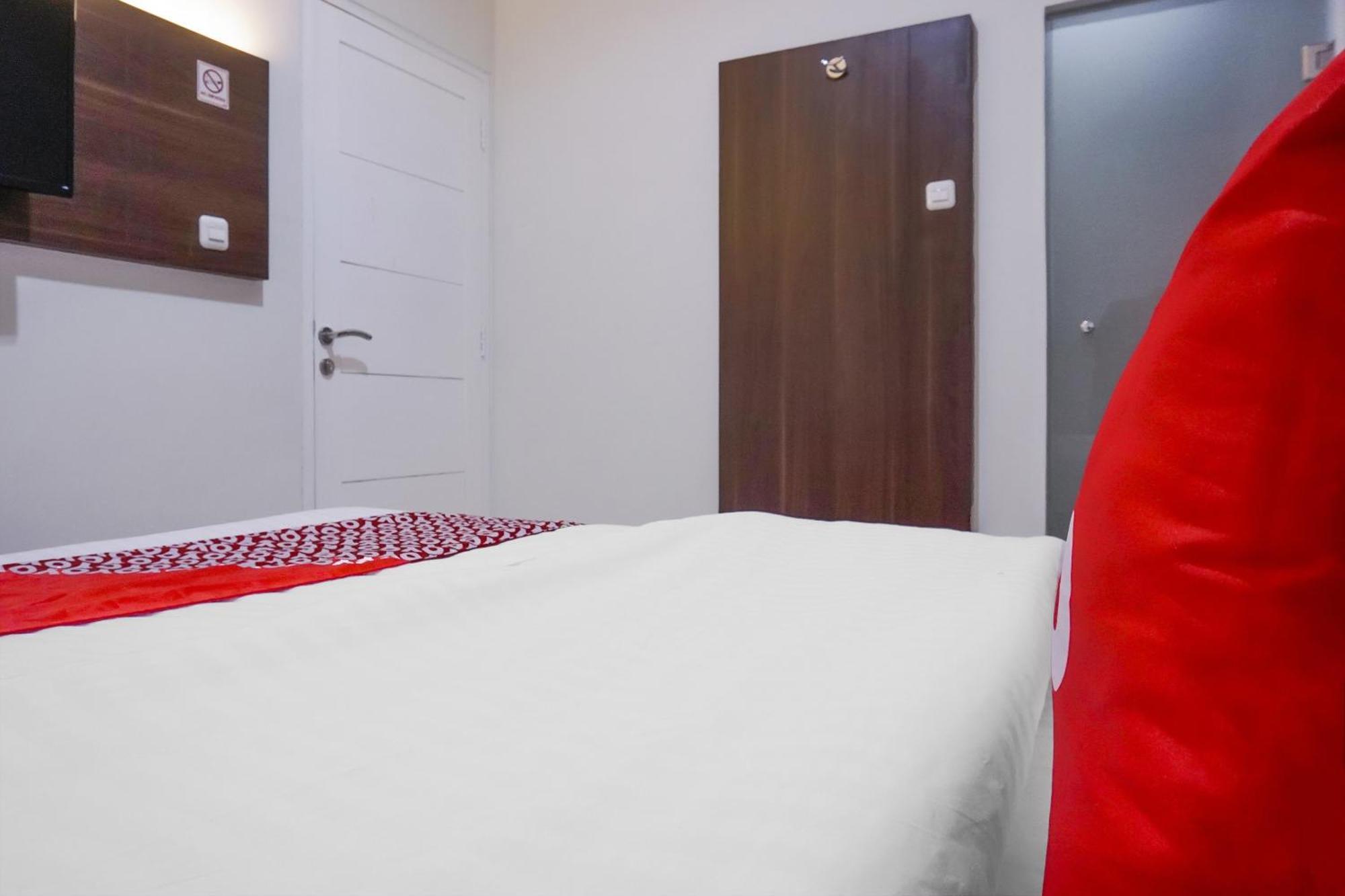 Super Oyo 90115 Near Pasar Baru Hotell Jakarta Eksteriør bilde